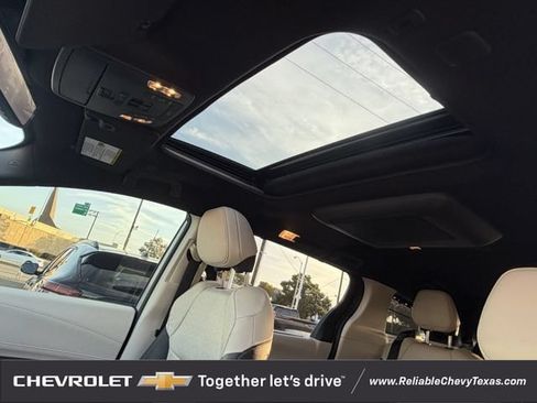 Used 2025 Toyota Sienna Platinum AWD/4WD image 30