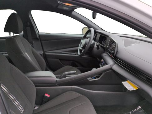 Used 2025 Hyundai Elantra Sport FWD image 25