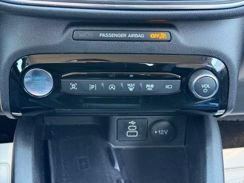 Used 2024 Ford Escape Platinum AWD/4WD image 18