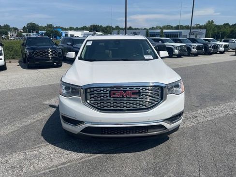 Used 2018 GMC Acadia Denali w/ Technology Package FWD image 2