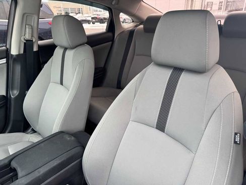 Used 2019 Honda Civic EX image 11