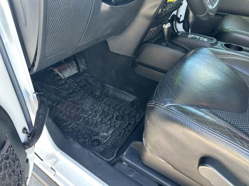 Used 2017 Jeep Wrangler 75th Anniversary image 11