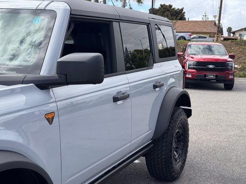 New 2026 Ford Bronco Badlands image 9
