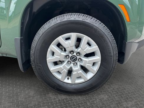 Used 2022 Nissan Frontier SV AWD/4WD image 17