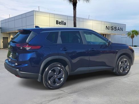 Certified 2025 Nissan Rogue SV w/ SV Premium Package FWD image 7