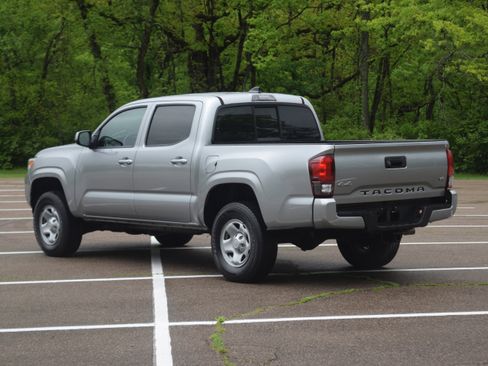 Used 2023 Toyota Tacoma SR AWD/4WD image 22