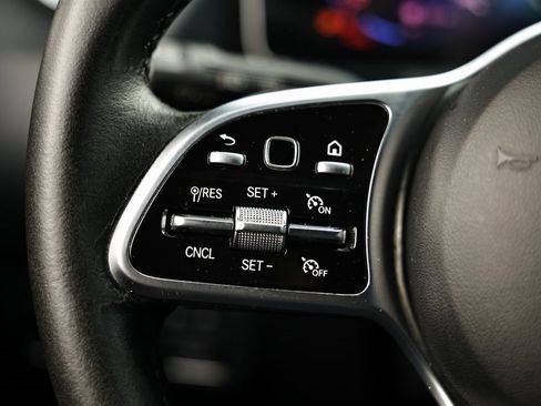 Used 2021 Mercedes-Benz GLA 250 4MATIC image 33