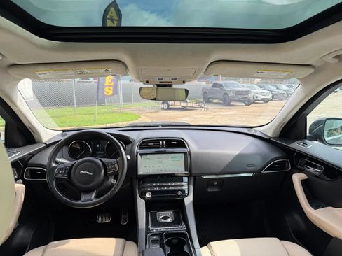 Used 2019 Jaguar F-PACE Premium AWD/4WD image 20