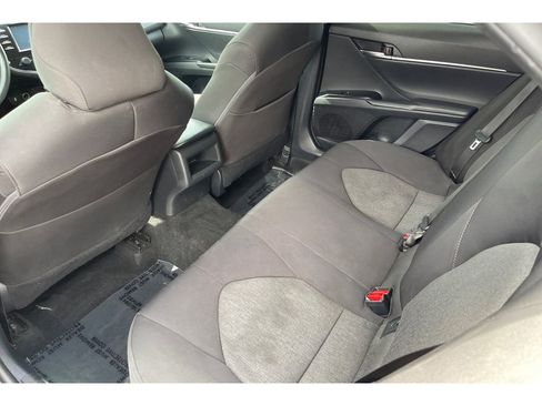 Used 2018 Toyota Camry LE image 14