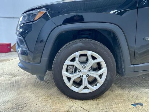 Used 2024 Jeep Compass Latitude AWD/4WD image 19