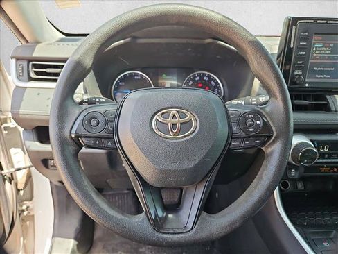 Used 2021 Toyota RAV4 XLE AWD/4WD image 12