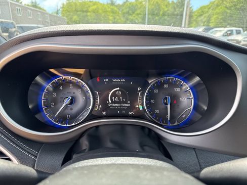 New 2027 Chrysler Pacifica Select FWD image 11