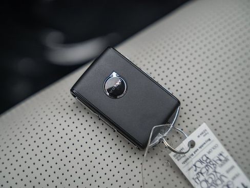 New 2026 Volvo XC90 B6 Ultra w/ Lounge Package image 44