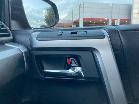 Used 2022 Toyota 4Runner SR5 Premium w/ Moonroof Package RWD image 29