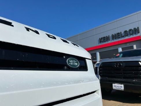 Used 2022 Land Rover Defender 90 V8 AWD/4WD image 17
