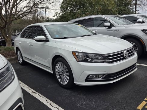 Used 2016 Volkswagen Passat 1.8T SE image 3