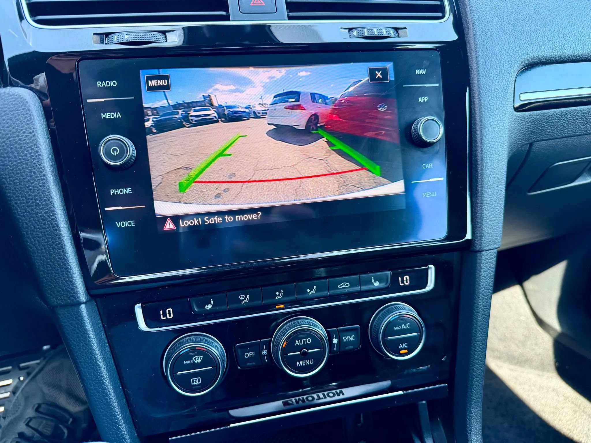 Used 2019 Volkswagen Golf R 4-Door AWD/4WD image 14