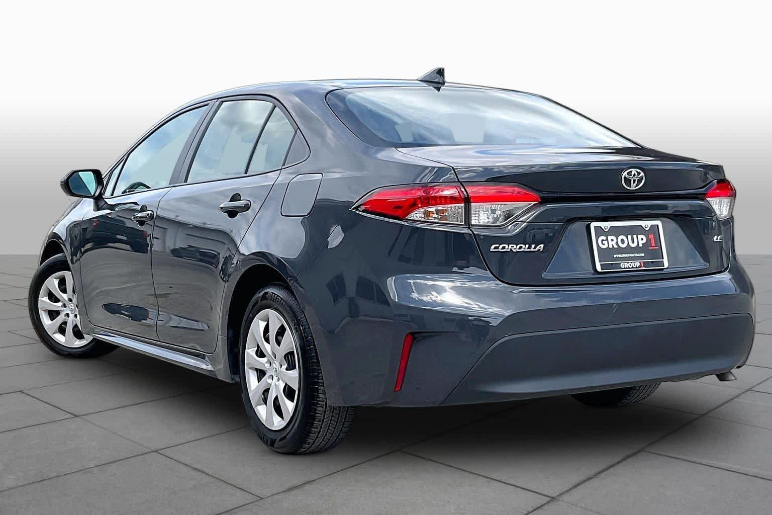 Used 2025 Toyota Corolla LE FWD image 12