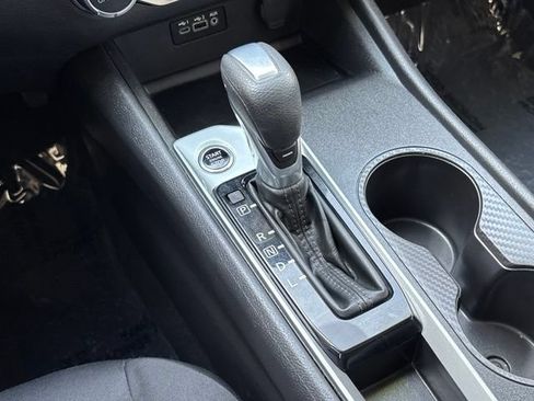 Used 2025 Nissan Altima 2.5 SV FWD image 18