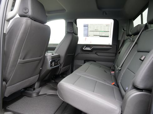 New 2025 GMC Sierra 2500 SLT w/ SLT Convenience Package image 16