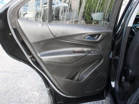 Used 2022 Chevrolet Equinox LT w/ Driver Convenience Package FWD image 33