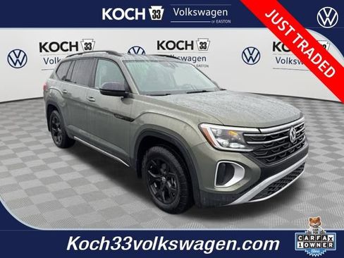 Used 2025 Volkswagen Atlas Peak Edition SE image 1