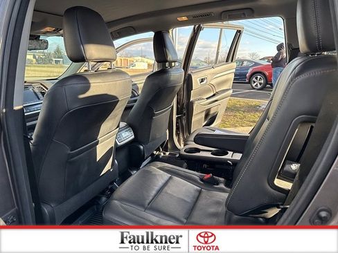 Certified 2018 Toyota Highlander Limited image 11