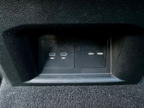 Used 2023 Volkswagen Atlas SEL R-Line image 28