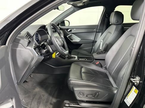 Used 2022 Audi Q3 2.0T Premium w/ Convenience Package image 11