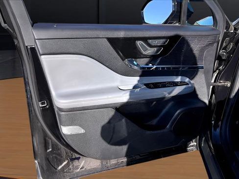 Used 2021 Lincoln Corsair AWD w/ Equipment Group 101A image 9