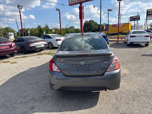 Used 2019 Nissan Versa SV FWD image 7