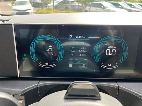 Used 2025 Hyundai Santa Fe SEL FWD image 32