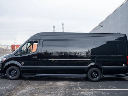 Used 2024 Mercedes-Benz Sprinter 3500 image 12