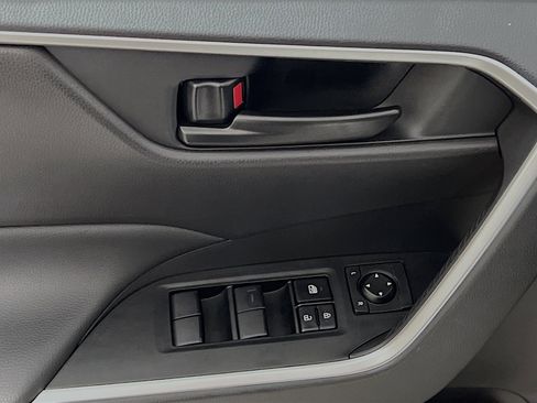 Used 2025 Toyota RAV4 LE image 17