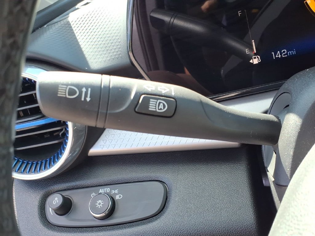 Used 2024 Chevrolet Trax LT w/ Driver Confidence Package FWD image 21