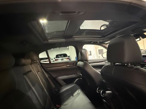 Used 2022 Alfa Romeo Stelvio Ti image 42