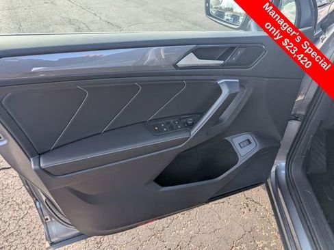Used 2024 Volkswagen Tiguan SE image 13