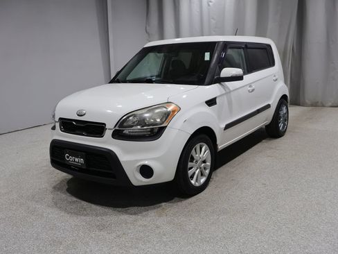 Used 2013 Kia Soul + FWD image 7