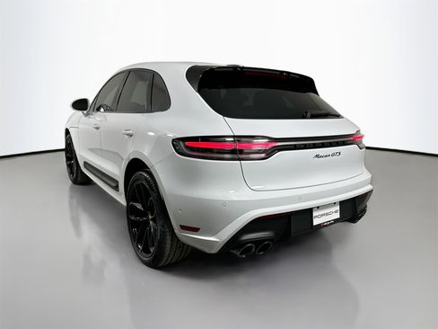 New 2026 Porsche Macan GTS image 3