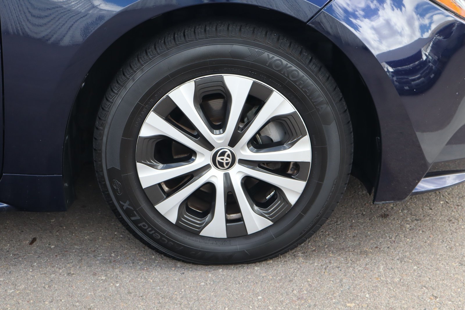 Used 2022 Toyota Corolla LE w/ Premium Interior Package FWD image 10