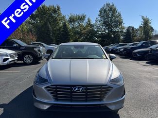 Certified 2023 Hyundai Sonata SE w/ Preferred Accessory Package image 1