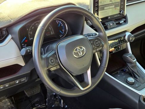 Used 2019 Toyota RAV4 Limited w/ Limited Grade Weather Package AWD/4WD image 18