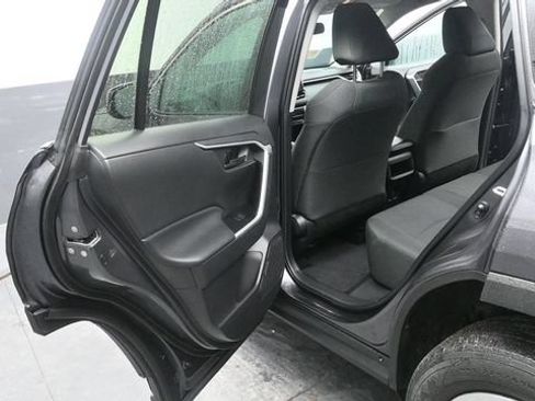 Used 2021 Toyota RAV4 LE w/ Carpet Mat Package (TMS) AWD/4WD image 22