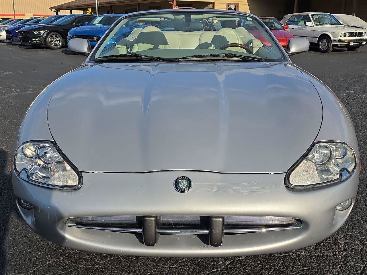 Used 2000 Jaguar XK8 Convertible RWD image 12