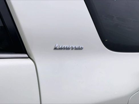 Used 2016 Toyota 4Runner Limited image 9