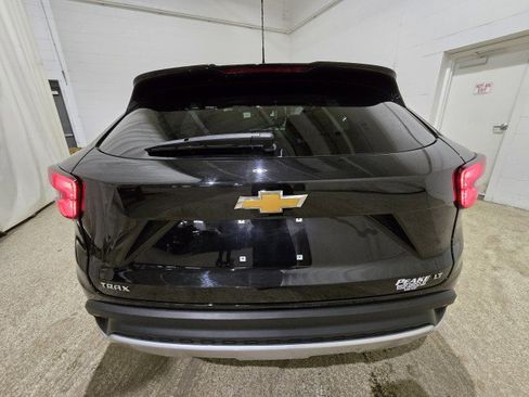 Used 2024 Chevrolet Trax LT image 5