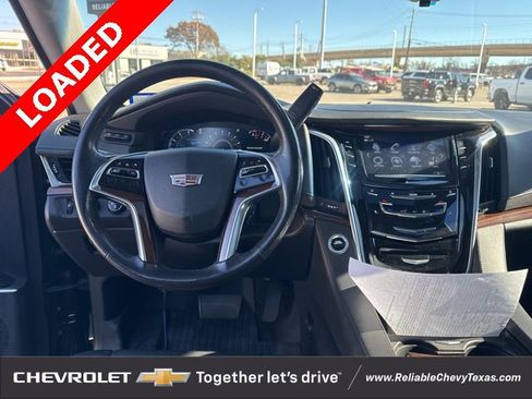 Used 2019 Cadillac Escalade ESV Premium Luxury image 18