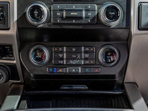 Used 2021 Ford F250 Platinum w/ Tremor Off-Road Package image 23