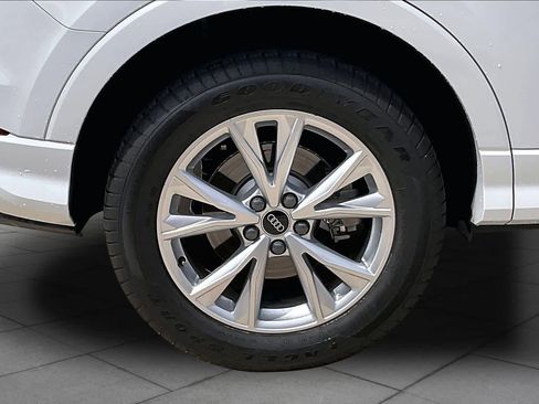 Used 2023 Audi Q3 2.0T Premium w/ Convenience Package image 10