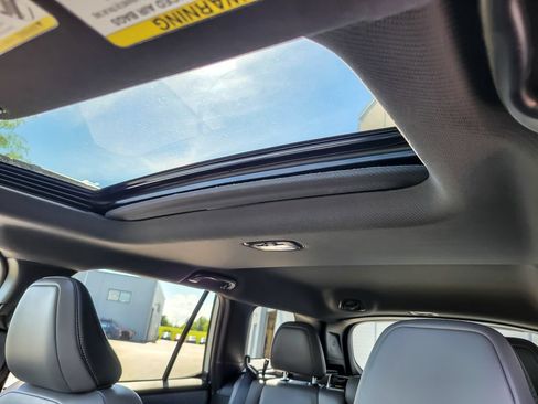 Certified 2026 Subaru Outback Limited AWD/4WD image 9